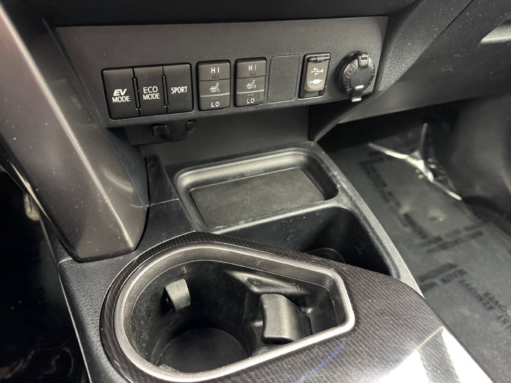 Used 2018 Toyota RAV4 SE AWD/4WD image 24