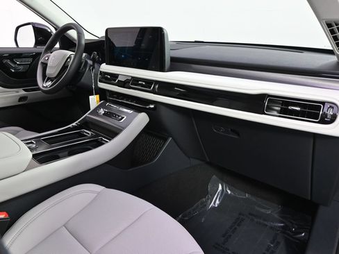 New 2026 Lincoln Aviator AWD image 15