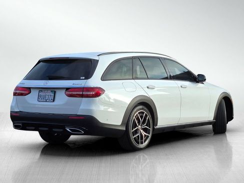 Used 2022 Mercedes-Benz E 450 4MATIC All-Terrain Wagon w/ Driver Assistance Package image 4