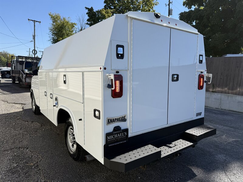 Used 2021 Chevrolet Express 3500 w/ Power Convenience Package RWD image 22
