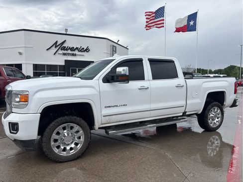 Used 2017 GMC Sierra 2500 Denali w/ Suspension Package, Off-Road image 1
