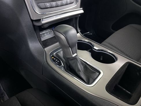 Used 2021 Jeep Grand Cherokee Laredo AWD/4WD image 18
