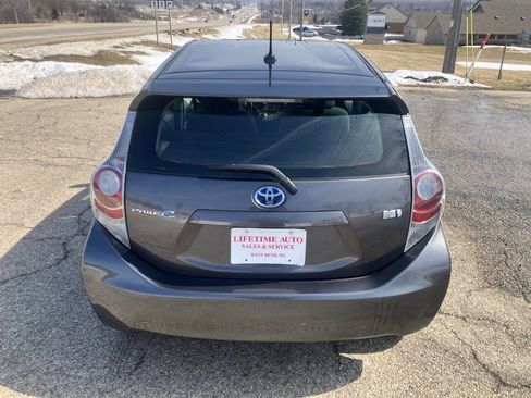 Used 2014 Toyota Prius C Three image 4