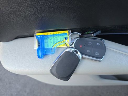 Used 2022 Cadillac XT4 Premium Luxury w/ Safety Alert Package image 28