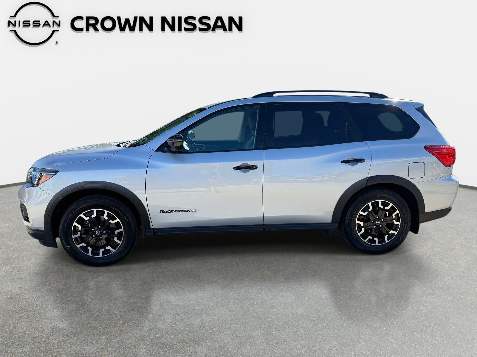 Used 2020 Nissan Pathfinder SL FWD image 3