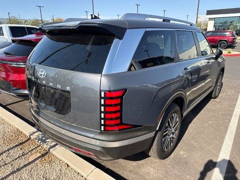 Used 2026 Hyundai Palisade SEL FWD image 3