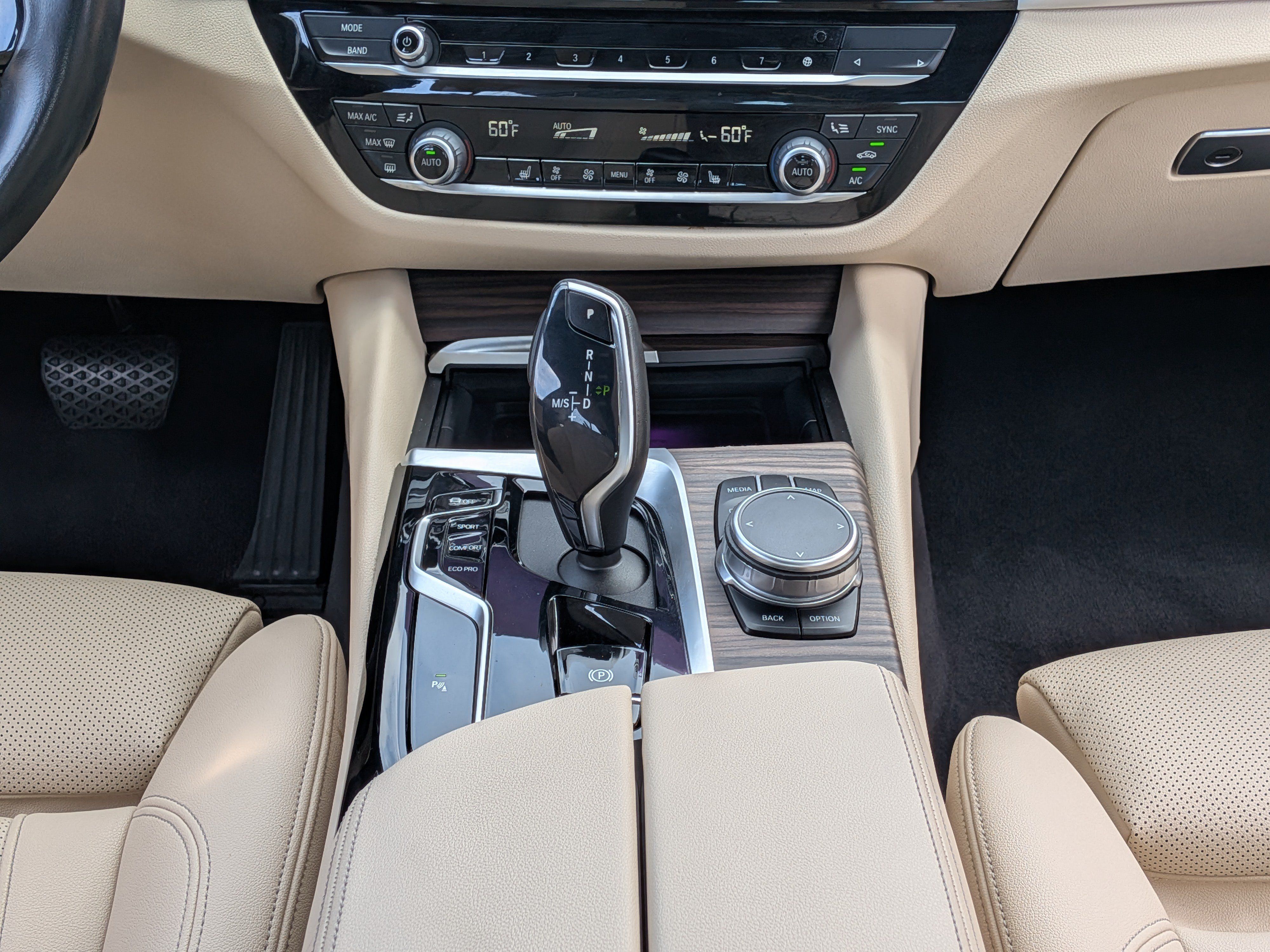 Used 2023 BMW 530i RWD image 21