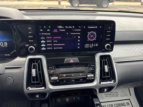 Used 2023 Kia Sorento SX image 21