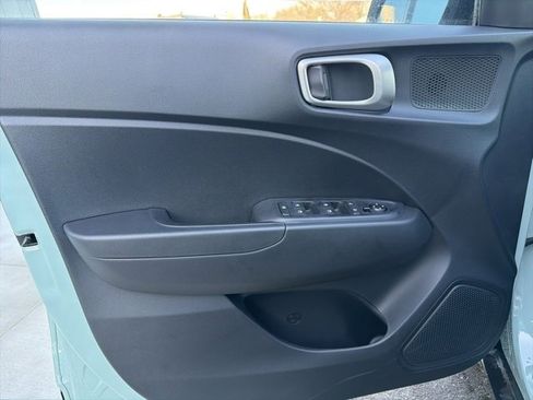 Used 2026 Hyundai Venue SE image 18