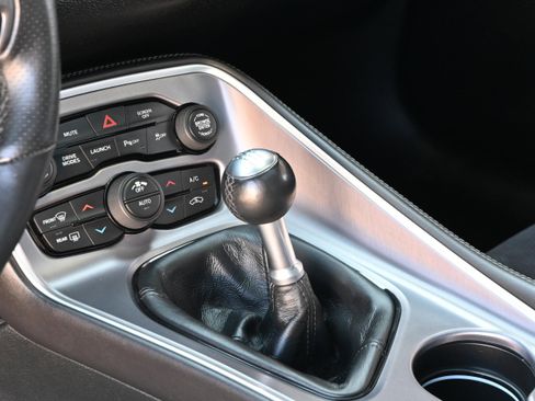 Used 2019 Dodge Challenger R/T Scat Pack w/ Shaker Package image 22