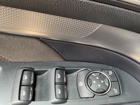 Used 2018 Ford Explorer XLT w/ Equipment Group 202A AWD/4WD image 27