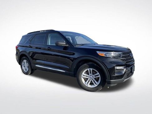 Certified 2023 Ford Explorer XLT w/ Equipment Group 202A image 37