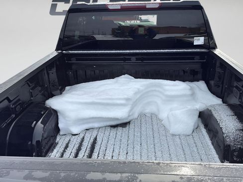 Used 2025 Chevrolet Silverado 1500 LT AWD/4WD image 18