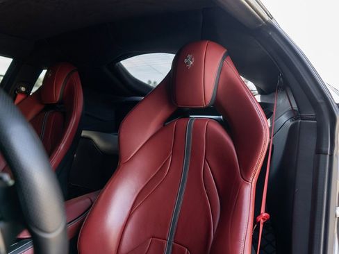 Used 2019 Ferrari 812 Superfast RWD image 4