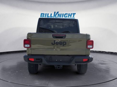 Used 2025 Jeep Gladiator Sport AWD/4WD image 4