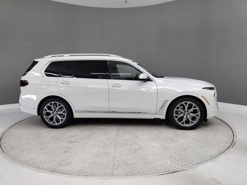 Used 2026 BMW X7 xDrive40i AWD/4WD image 5