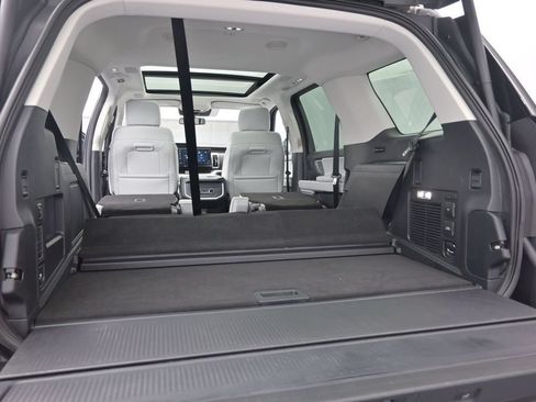 Certified 2025 Ford Expedition Platinum w/ Driver's Package AWD/4WD image 26