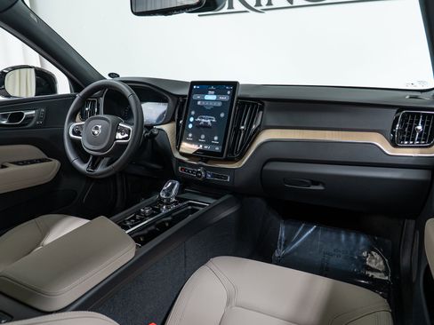 New 2026 Volvo XC60 B5 Core w/ Climate Package image 14