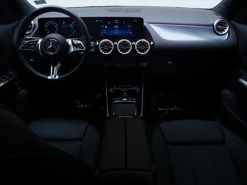 Used 2025 Mercedes-Benz GLA 250 image 30