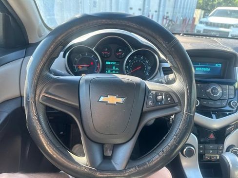 Used 2015 Chevrolet Cruze LS FWD image 15