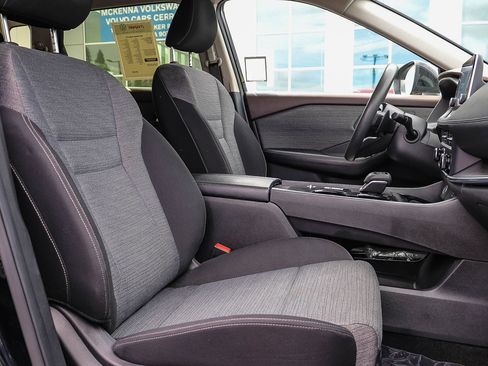 Used 2023 Nissan Rogue SV FWD image 17