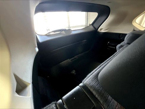 Certified 2023 Nissan Rogue SV image 17