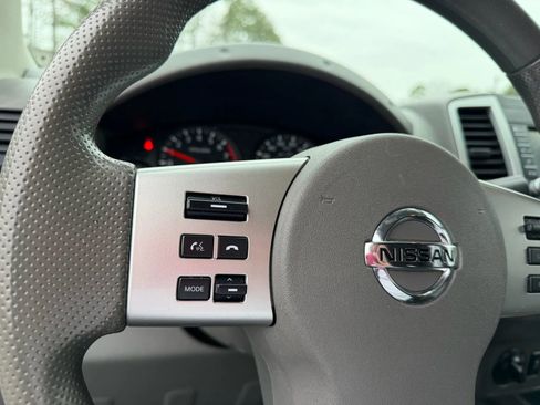 Used 2019 Nissan Frontier SV image 15