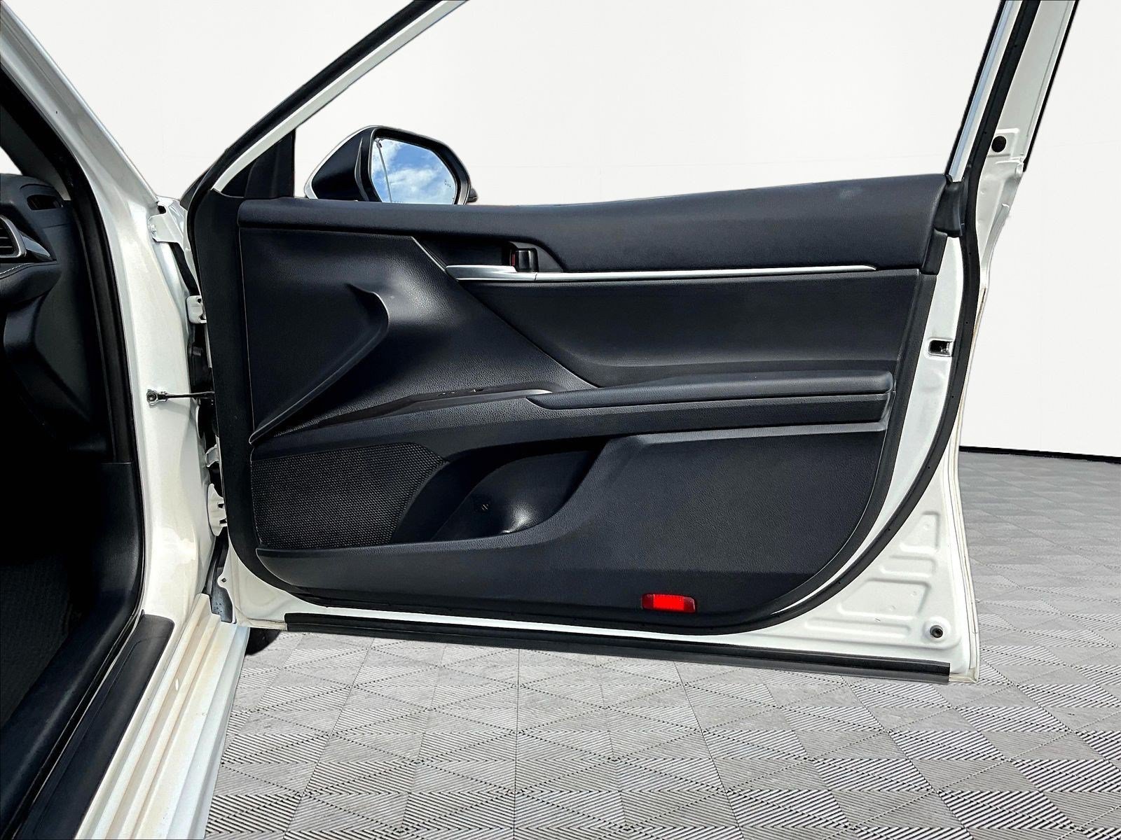 Used 2024 Toyota Camry SE FWD image 27