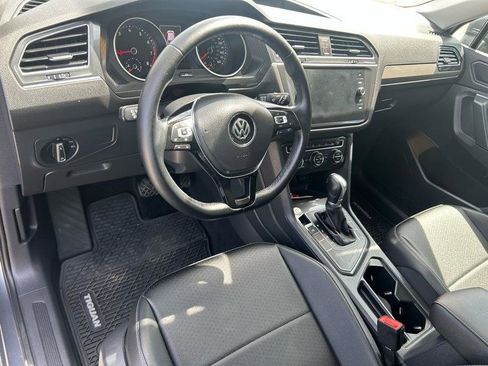 Used 2019 Volkswagen Tiguan SE w/ Panoramic Sunroof Package image 8