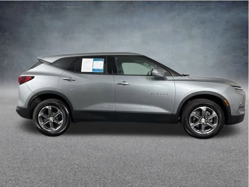 Used 2024 Chevrolet Blazer LT image 9