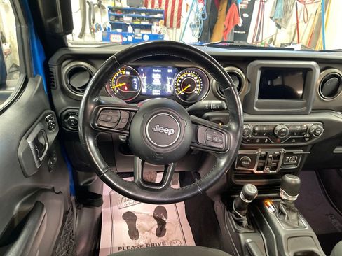 Used 2020 Jeep Gladiator Sport w/ Quick Order Package 24S AWD/4WD image 17