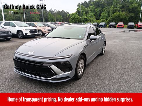 Used 2025 Hyundai Sonata SE FWD image 1