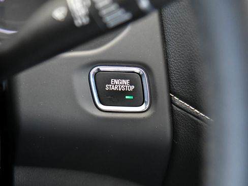 Used 2023 GMC Acadia SLT image 29