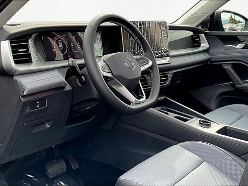 New 2026 Volkswagen Tiguan SE image 16