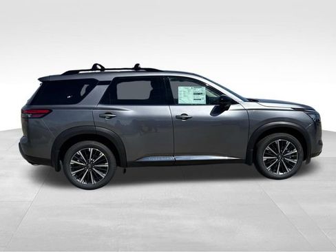 New 2026 Nissan Pathfinder Platinum image 9