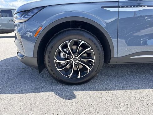 New 2026 Lincoln Nautilus Premier AWD/4WD image 10