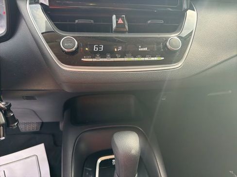 Used 2025 Toyota Corolla LE FWD image 16
