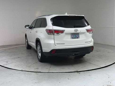 Used 2014 Toyota Highlander Limited Platinum AWD/4WD image 3