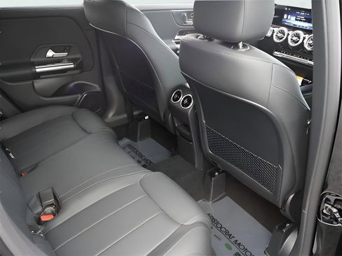 Used 2025 Mercedes-Benz GLA 250 4MATIC image 24