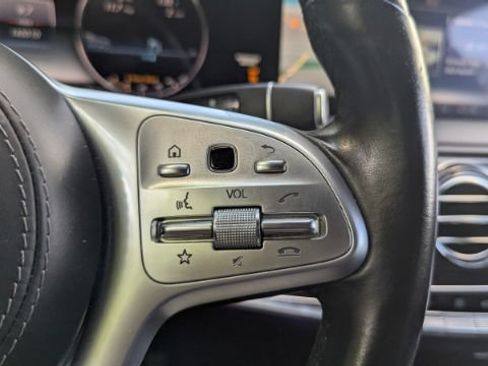 Used 2018 Mercedes-Benz S 560 Sedan image 31