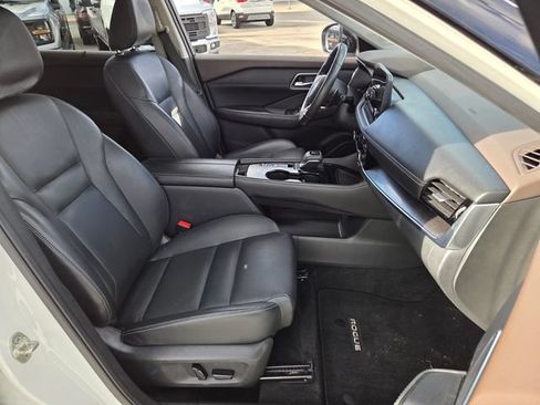 Used 2021 Nissan Rogue SL w/ Premium Package FWD image 16