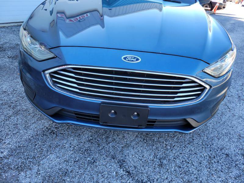 Used 2019 Ford Fusion SE FWD image 12