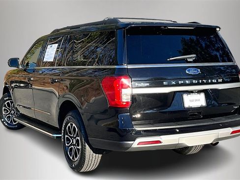 Used 2023 Ford Expedition Max XLT image 5