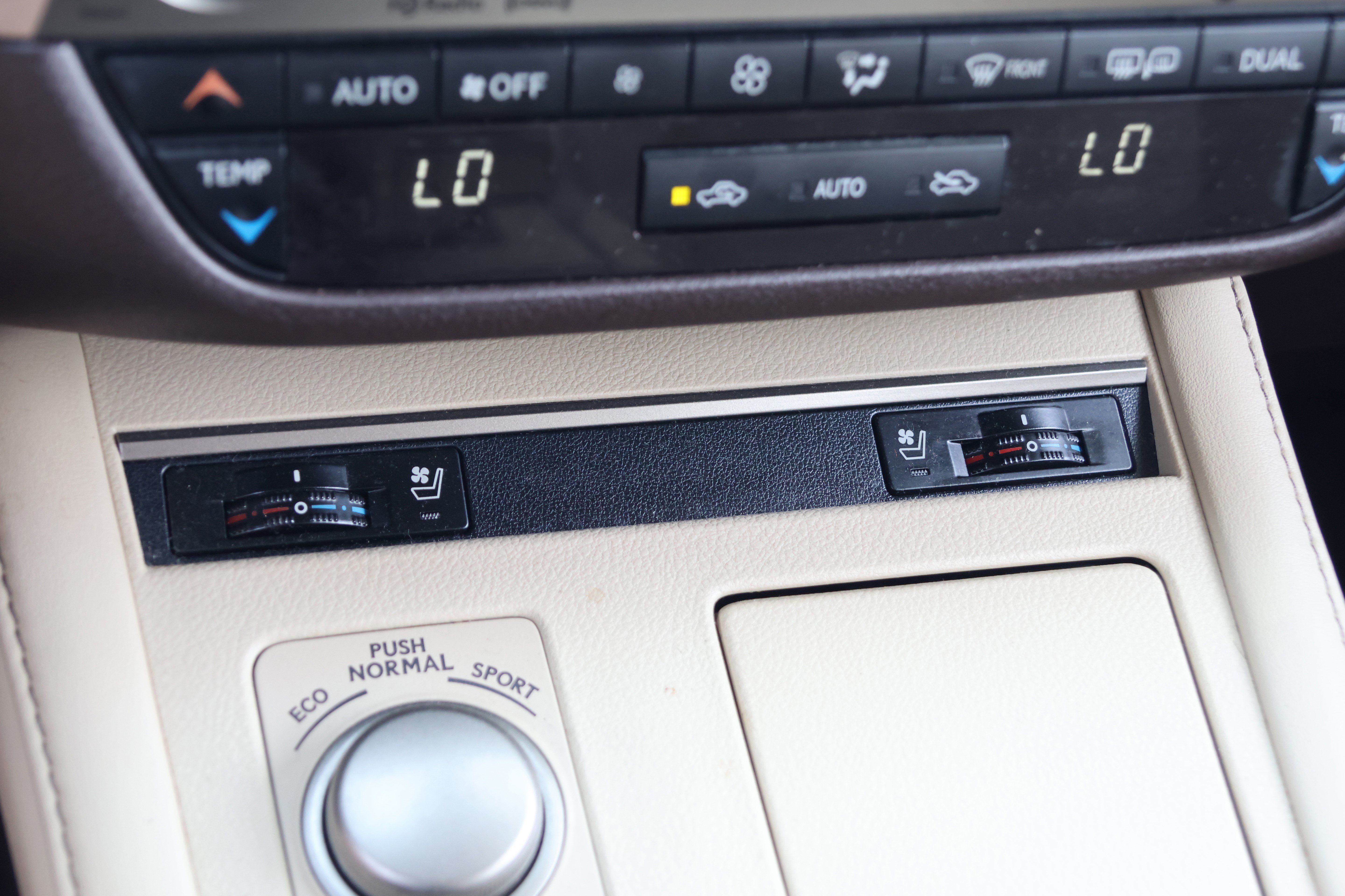 Used 2017 Lexus ES 350 w/ Premium Package FWD image 28