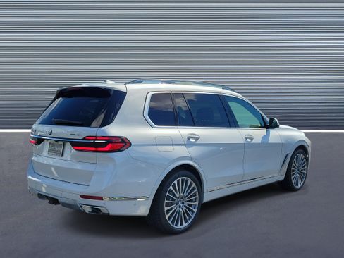 New 2027 BMW X7 xDrive40i w/ Executive Package AWD/4WD image 3