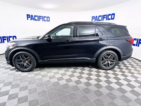 Used 2025 Ford Explorer ST w/ Sun And Sound Package AWD/4WD image 4