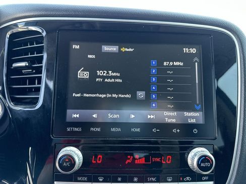 Used 2020 Mitsubishi Outlander AWD image 22