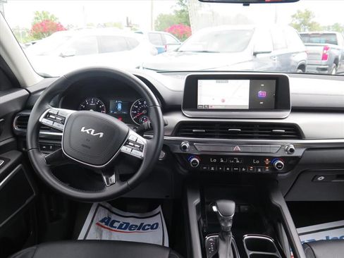 Used 2022 Kia Telluride LX FWD image 15