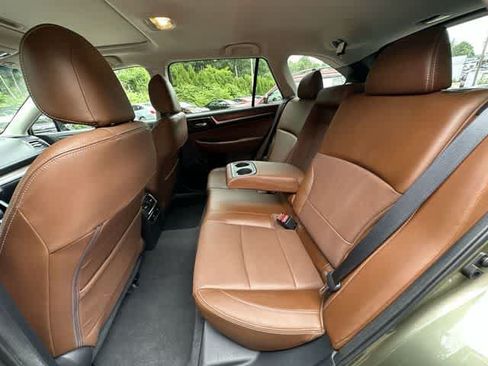 Used 2017 Subaru Outback 2.5i Touring w/ Popular Package #5A AWD/4WD image 19