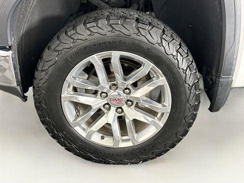 Used 2019 GMC Sierra 1500 SLT w/ SLT Premium Plus Package AWD/4WD image 11